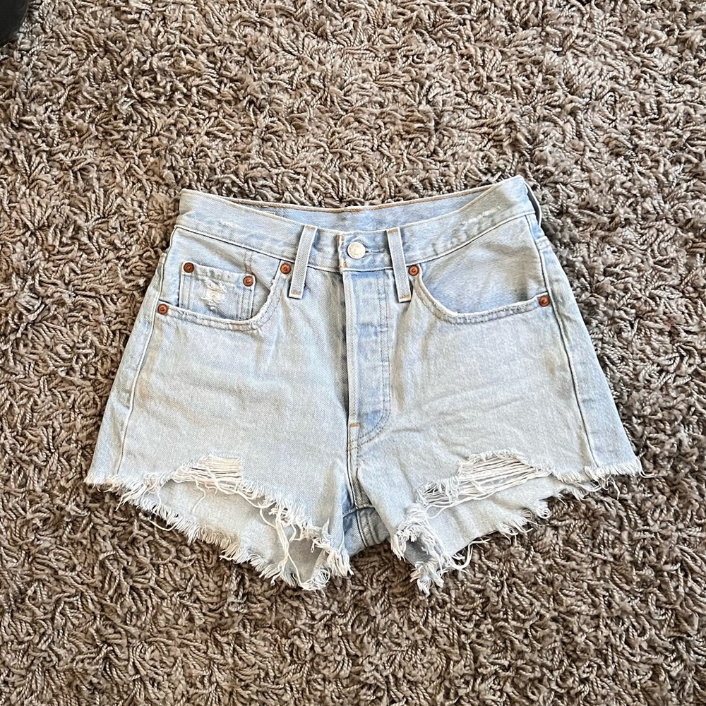 light wash levi short